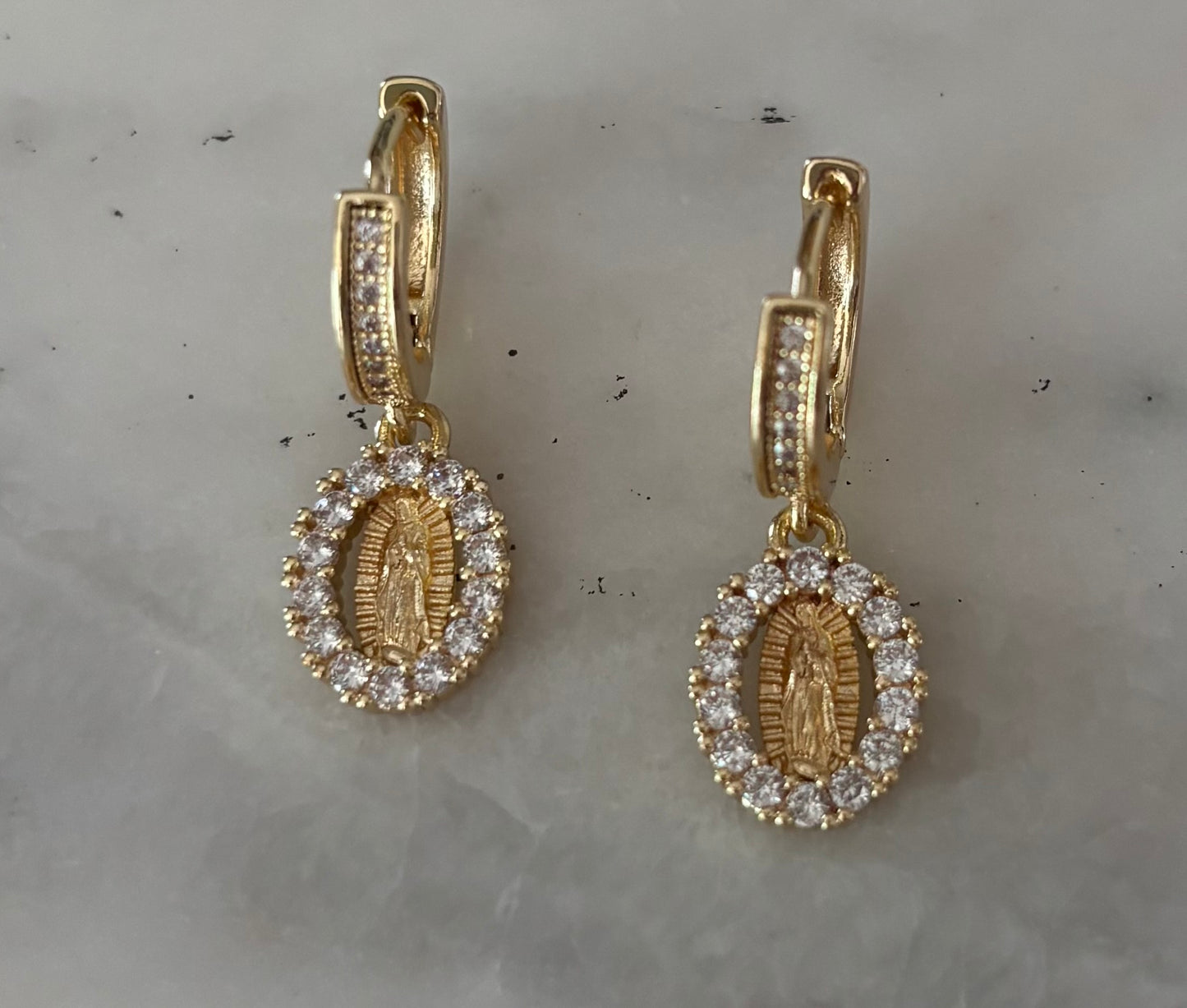 Aretes Huggies